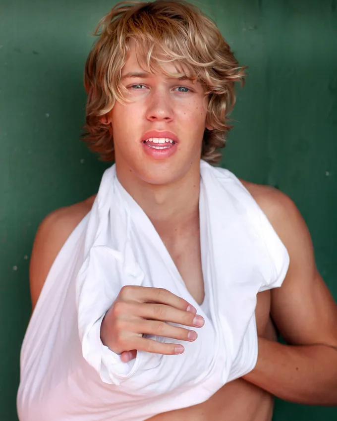 Austin Butler's Height, Workout, and Men's Health Features
