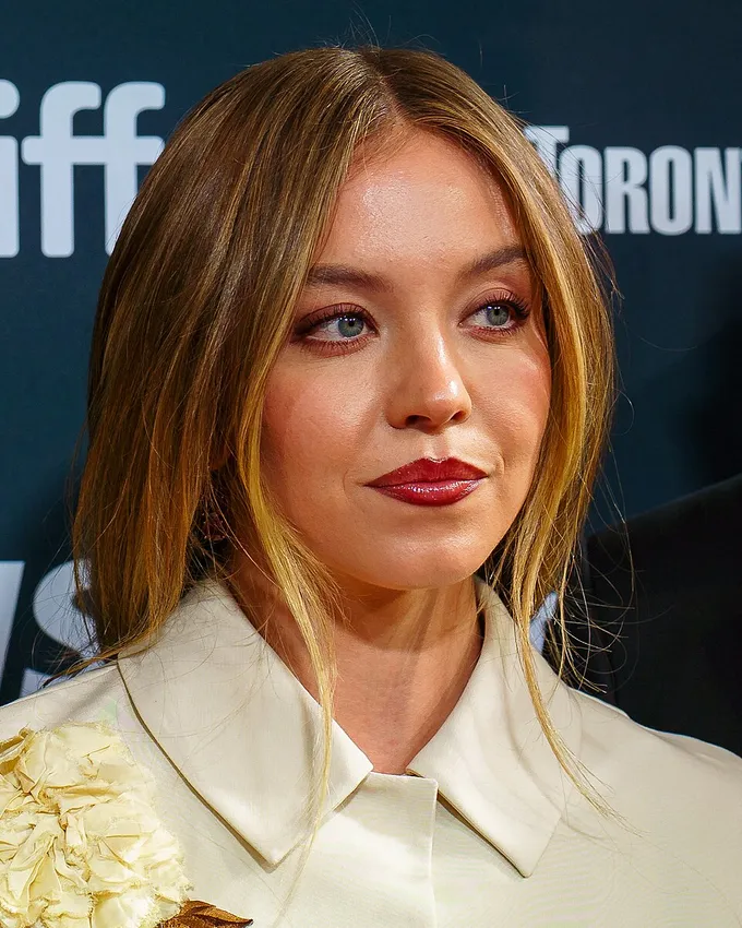 Sydney Sweeney in The Handmaid's Tale: Eden's Hotel Scene Explained